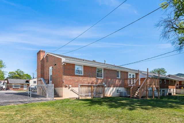 525 Water Oak Road, Roanoke, VA 24019