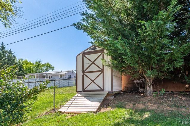 525 Water Oak Road, Roanoke, VA 24019