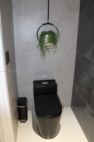 11024 W 35th Ln, Hialeah, FL 33018