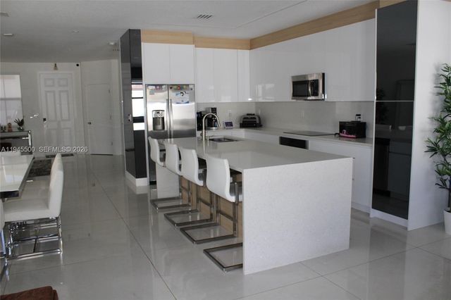 11024 W 35th Ln, Hialeah, FL 33018