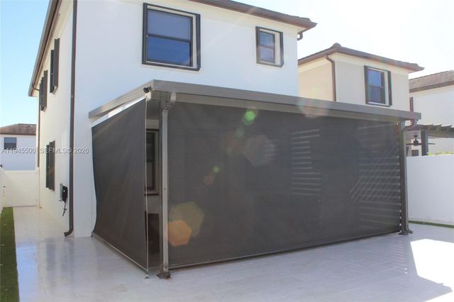 11024 W 35th Ln, Hialeah, FL 33018