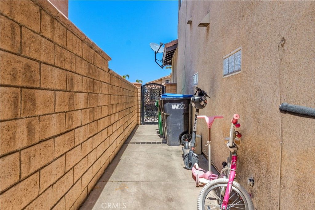 Image 44 of property listing at 9265 Nickellaus Court, Corona, CA 92883