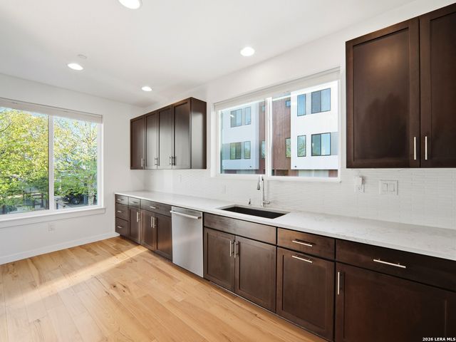 102 Tendick Unit 901, San Antonio, TX 78209