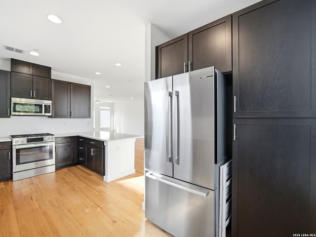 102 Tendick Unit 901, San Antonio, TX 78209