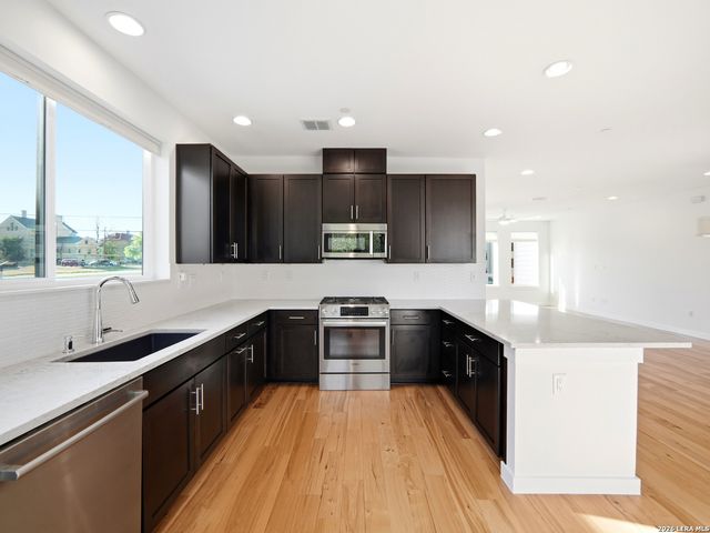 102 Tendick Unit 901, San Antonio, TX 78209