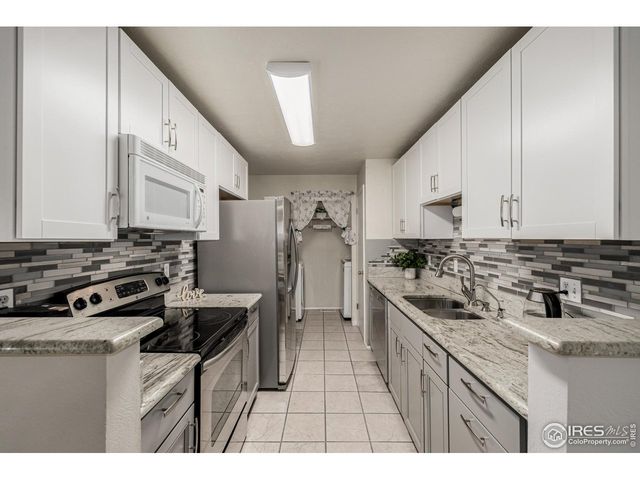 7624 Gray Way, Arvada, CO 80003