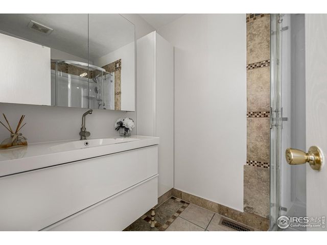 7624 Gray Way, Arvada, CO 80003