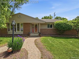 21156 Robinson Street, Farmington, MI 48336