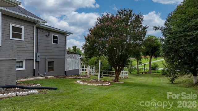 24 Midway Street, Granite Falls, NC 28630