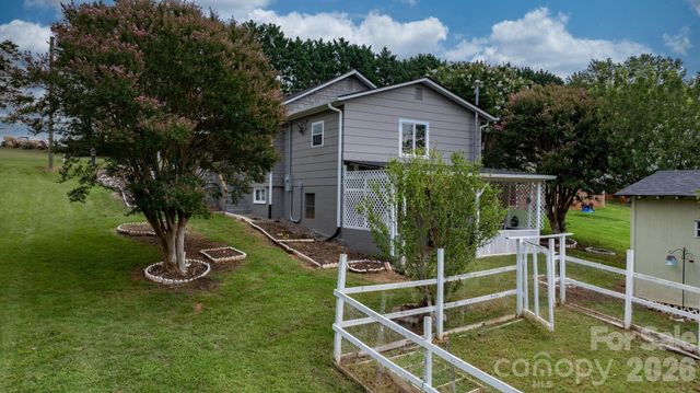 24 Midway Street, Granite Falls, NC 28630