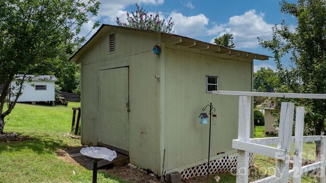 24 Midway Street, Granite Falls, NC 28630