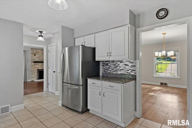 1831 ILLINI Road, Springfield, IL 62704