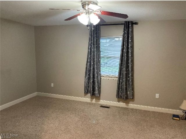 170 Sandy Court 11, New Middletown, OH 44442