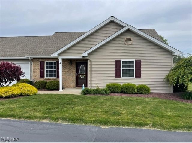 170 Sandy Court 11, New Middletown, OH 44442