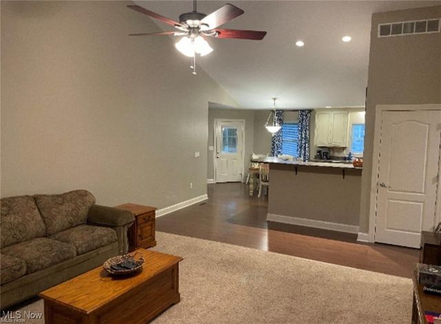 170 Sandy Court 11, New Middletown, OH 44442