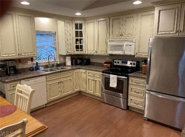 170 Sandy Court 11, New Middletown, OH 44442