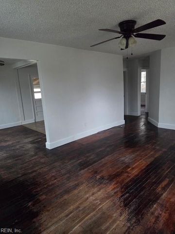 34 Mac Alva DR, Hampton, VA 23669