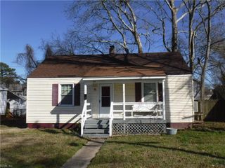 34 Mac Alva DR, Hampton, VA 23669