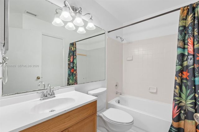 927 Coral Club Dr 927, Coral Springs, FL 33071