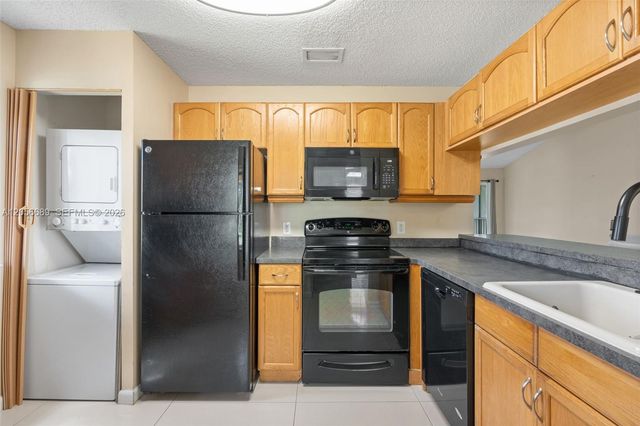 927 Coral Club Dr 927, Coral Springs, FL 33071