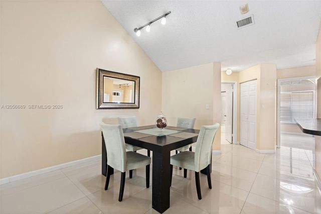 927 Coral Club Dr 927, Coral Springs, FL 33071