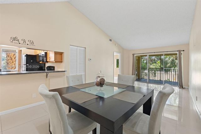 927 Coral Club Dr 927, Coral Springs, FL 33071