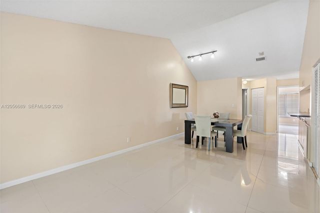 927 Coral Club Dr 927, Coral Springs, FL 33071