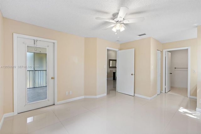 927 Coral Club Dr 927, Coral Springs, FL 33071
