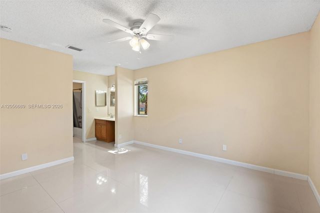927 Coral Club Dr 927, Coral Springs, FL 33071