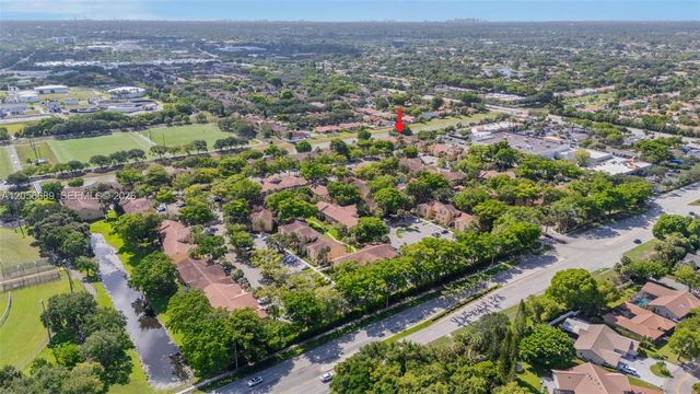 927 Coral Club Dr 927, Coral Springs, FL 33071