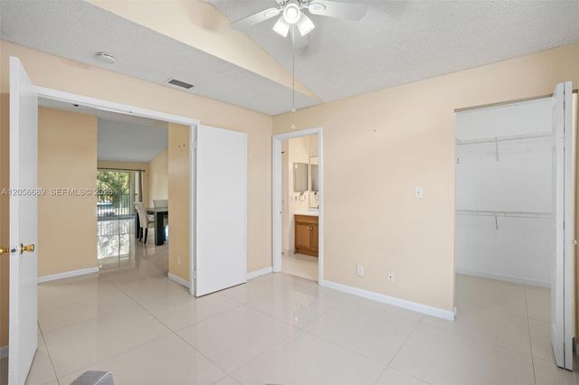 927 Coral Club Dr 927, Coral Springs, FL 33071