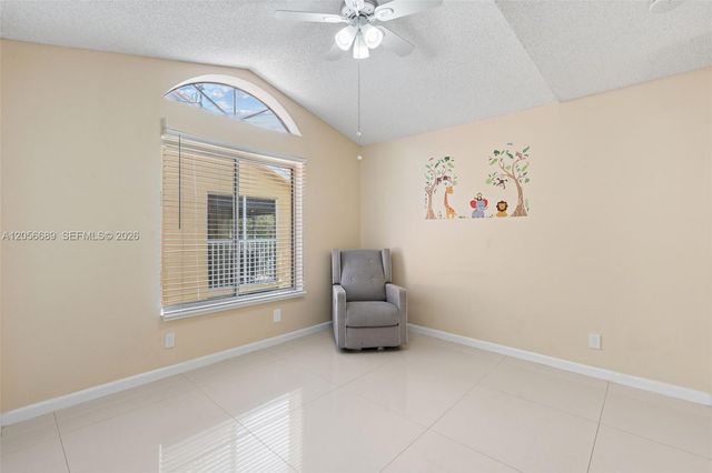 927 Coral Club Dr 927, Coral Springs, FL 33071