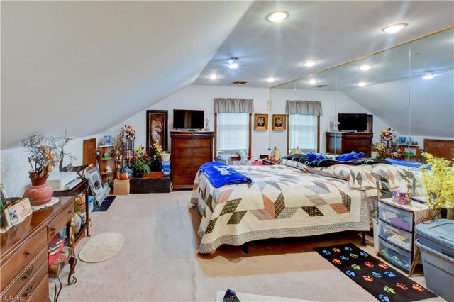 1305 Forest Point DR, Chesapeake, VA 23320