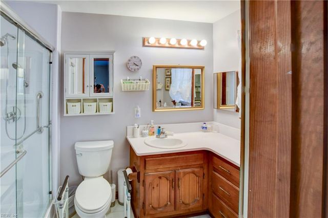 1305 Forest Point DR, Chesapeake, VA 23320
