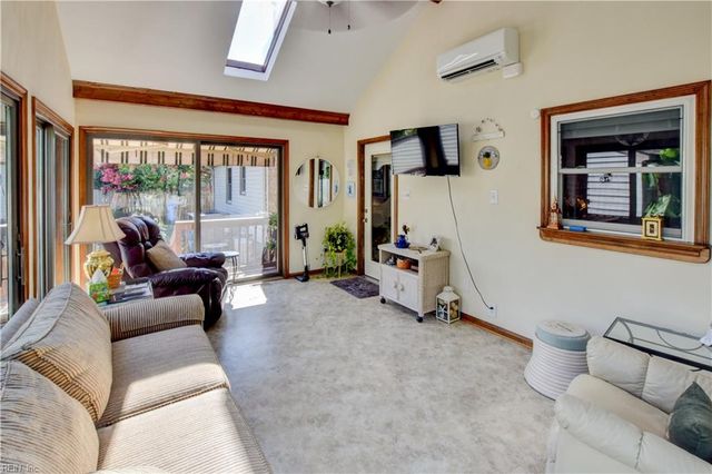 1305 Forest Point DR, Chesapeake, VA 23320