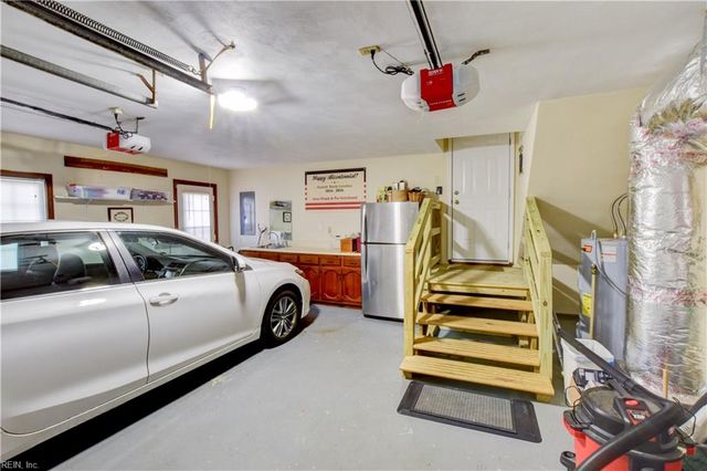 1305 Forest Point DR, Chesapeake, VA 23320