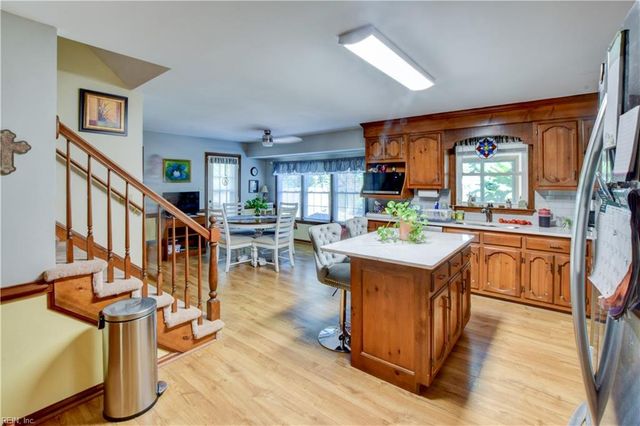 1305 Forest Point DR, Chesapeake, VA 23320