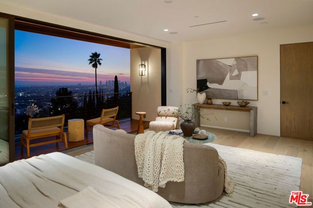 1525 Marlay Drive, Los Angeles, CA 90069