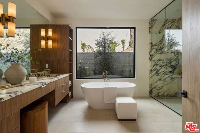 1525 Marlay Drive, Los Angeles, CA 90069