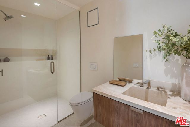 1525 Marlay Drive, Los Angeles, CA 90069