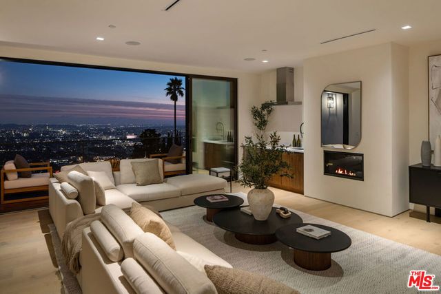 1525 Marlay Drive, Los Angeles, CA 90069