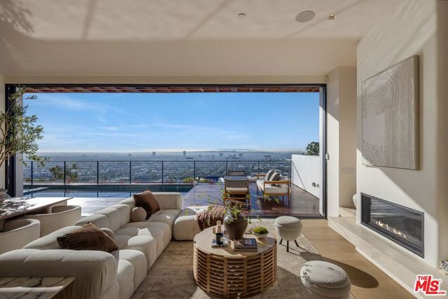 1525 Marlay Drive, Los Angeles, CA 90069