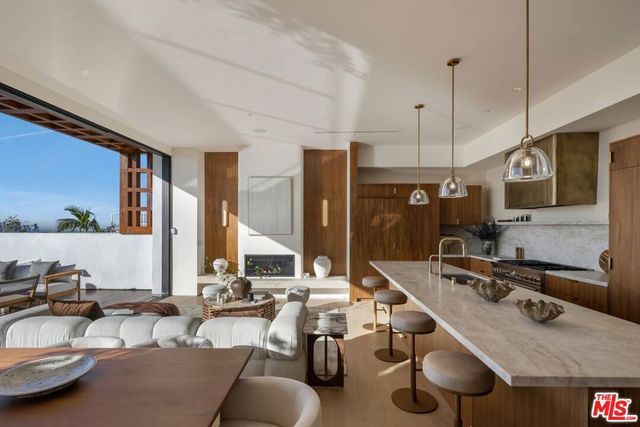 1525 Marlay Drive, Los Angeles, CA 90069