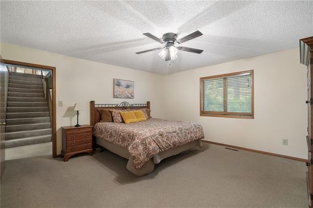 3020 S Bradford Lane, Blue Springs, MO 64015