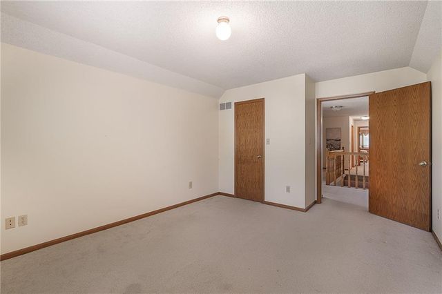3020 S Bradford Lane, Blue Springs, MO 64015