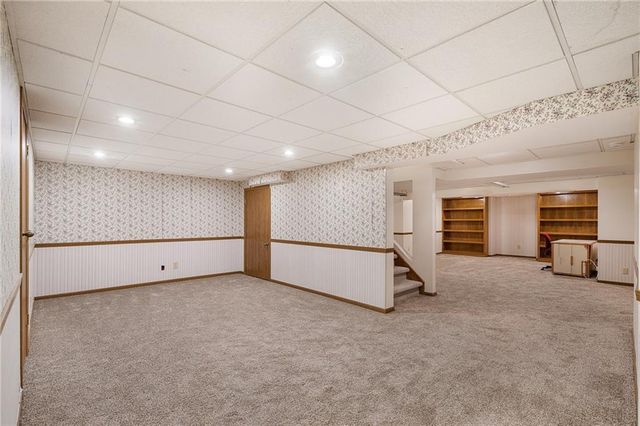 3020 S Bradford Lane, Blue Springs, MO 64015