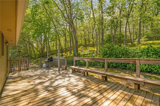 3020 S Bradford Lane, Blue Springs, MO 64015