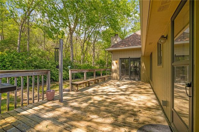 3020 S Bradford Lane, Blue Springs, MO 64015