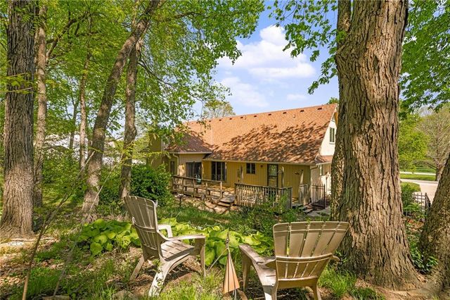 3020 S Bradford Lane, Blue Springs, MO 64015