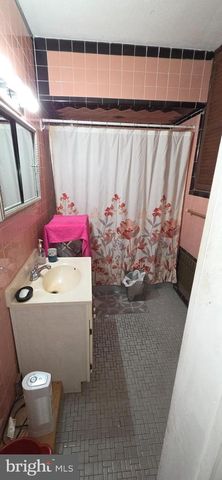 1713 WOLF ST, Philadelphia, PA 19145